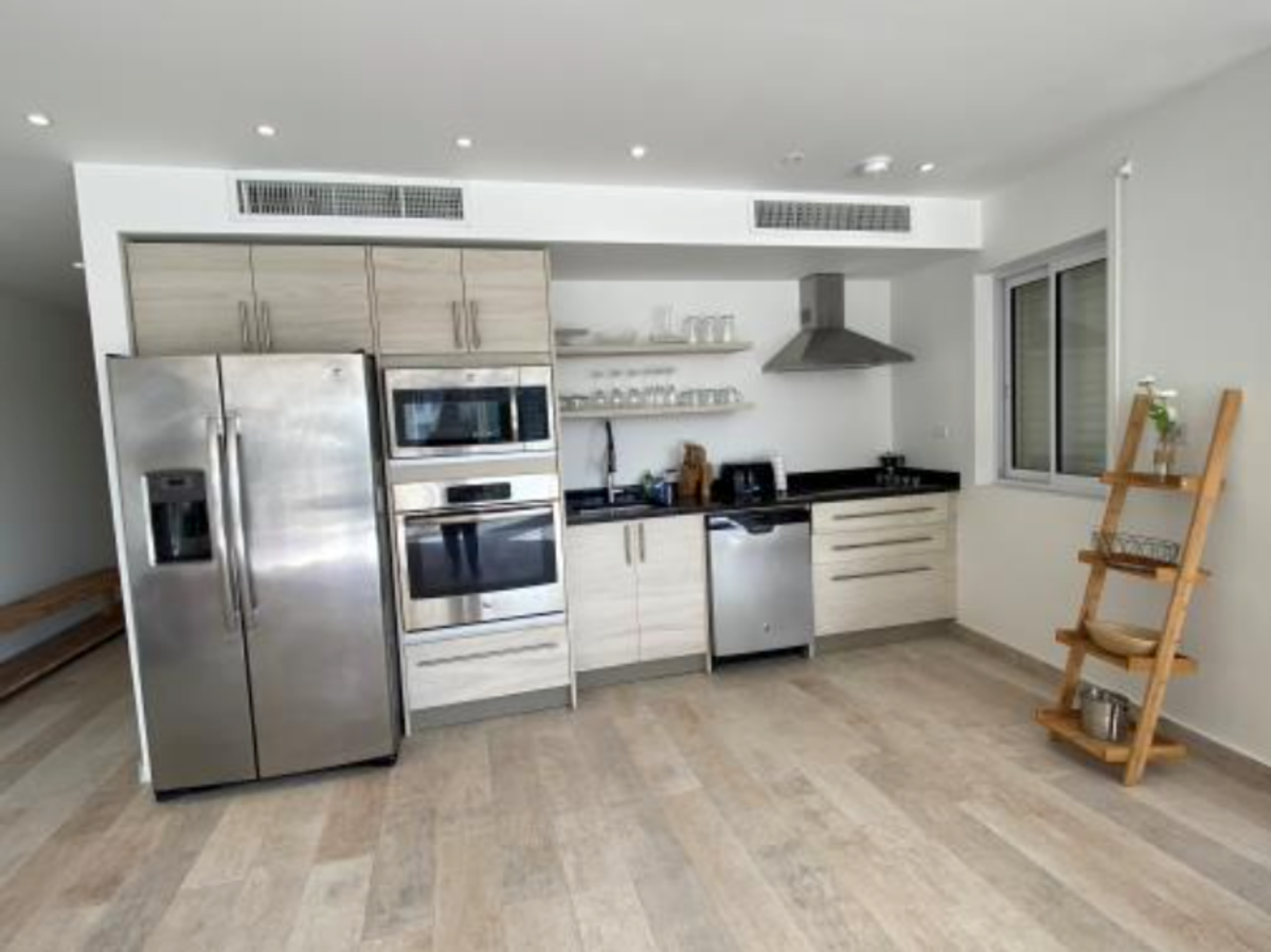 High-Yield Investment with 11-Unit Apart Complex