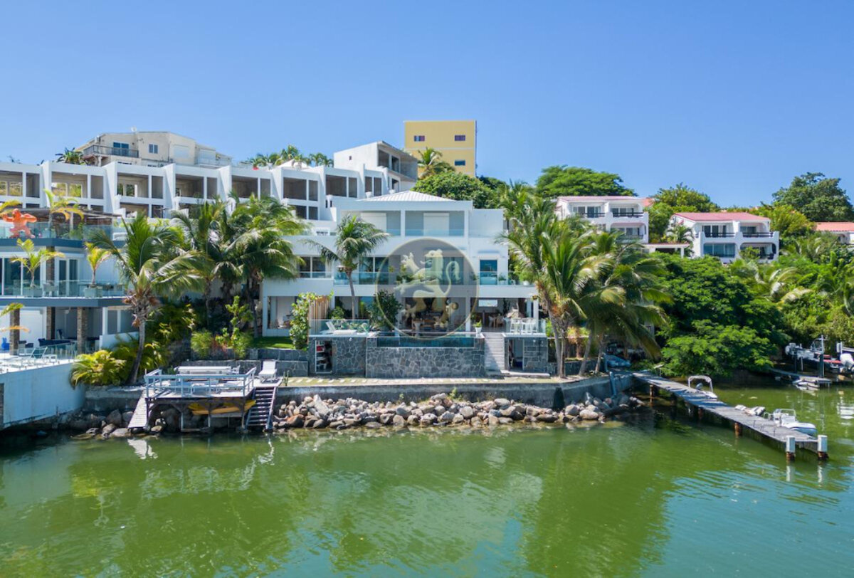 Villa Sunrise Blue Lagoon Luxurious Waterfront