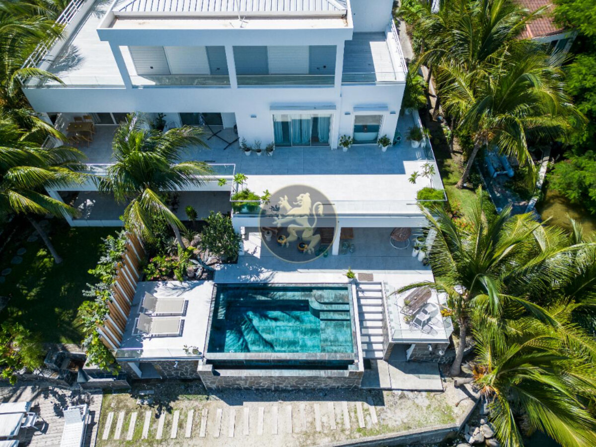 Villa Sunrise Blue Lagoon Luxurious Waterfront