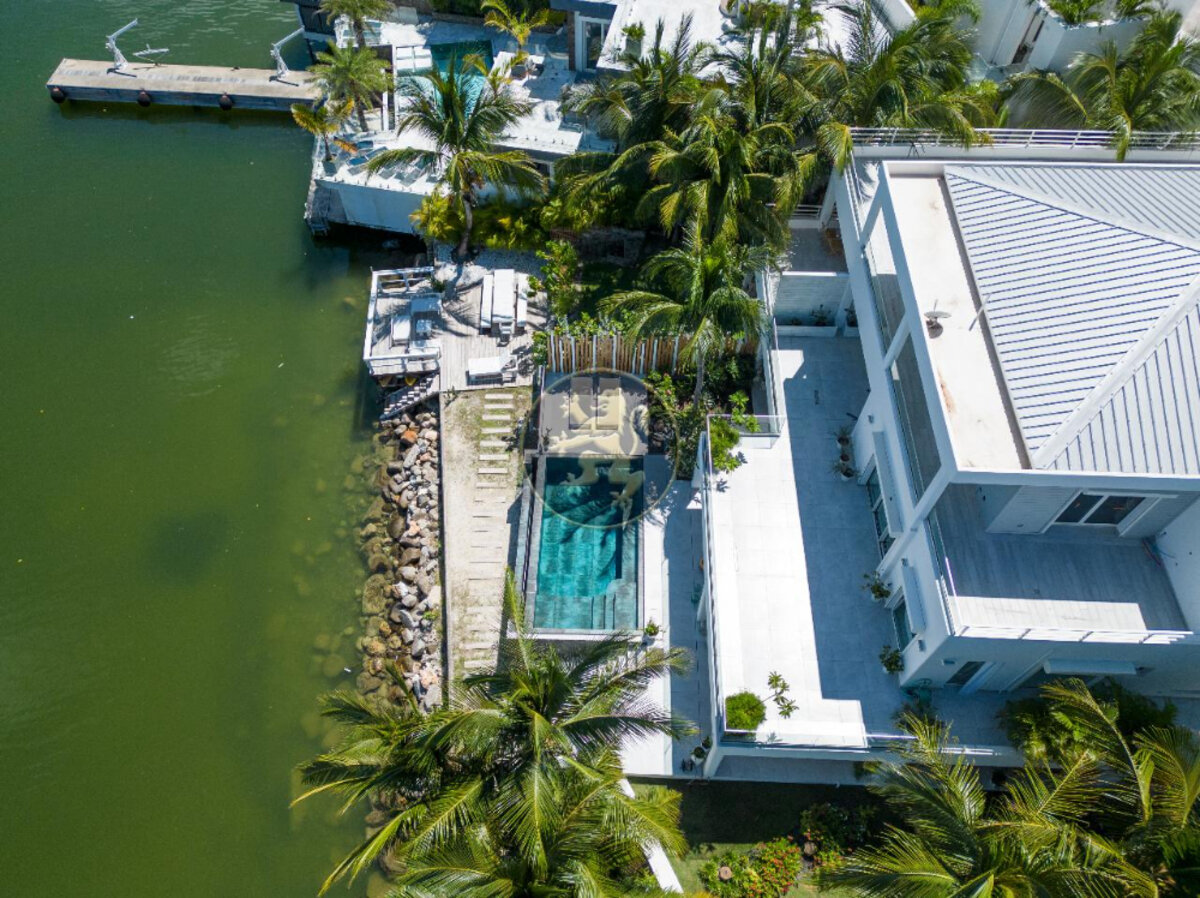 Villa Sunrise Blue Lagoon Luxurious Waterfront