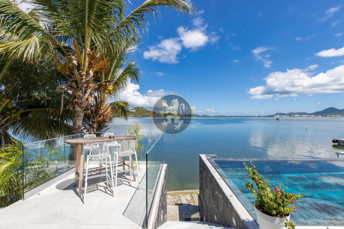 Villa Sunrise Blue Lagoon Luxurious Waterfront