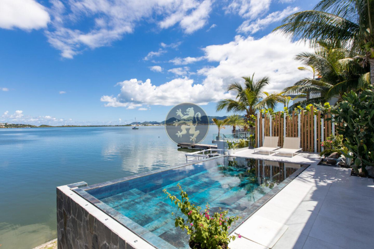 Villa Sunrise Blue Lagoon Luxurious Waterfront