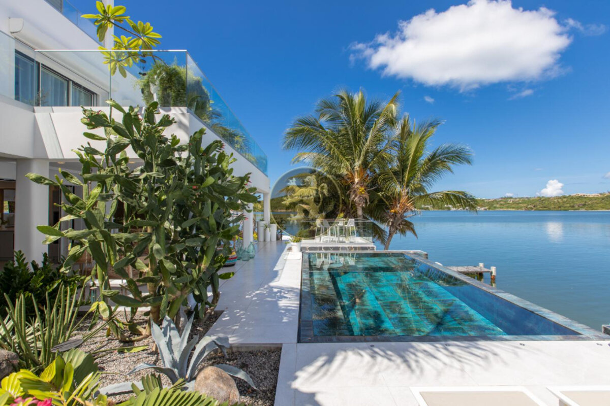 Villa Sunrise Blue Lagoon Luxurious Waterfront