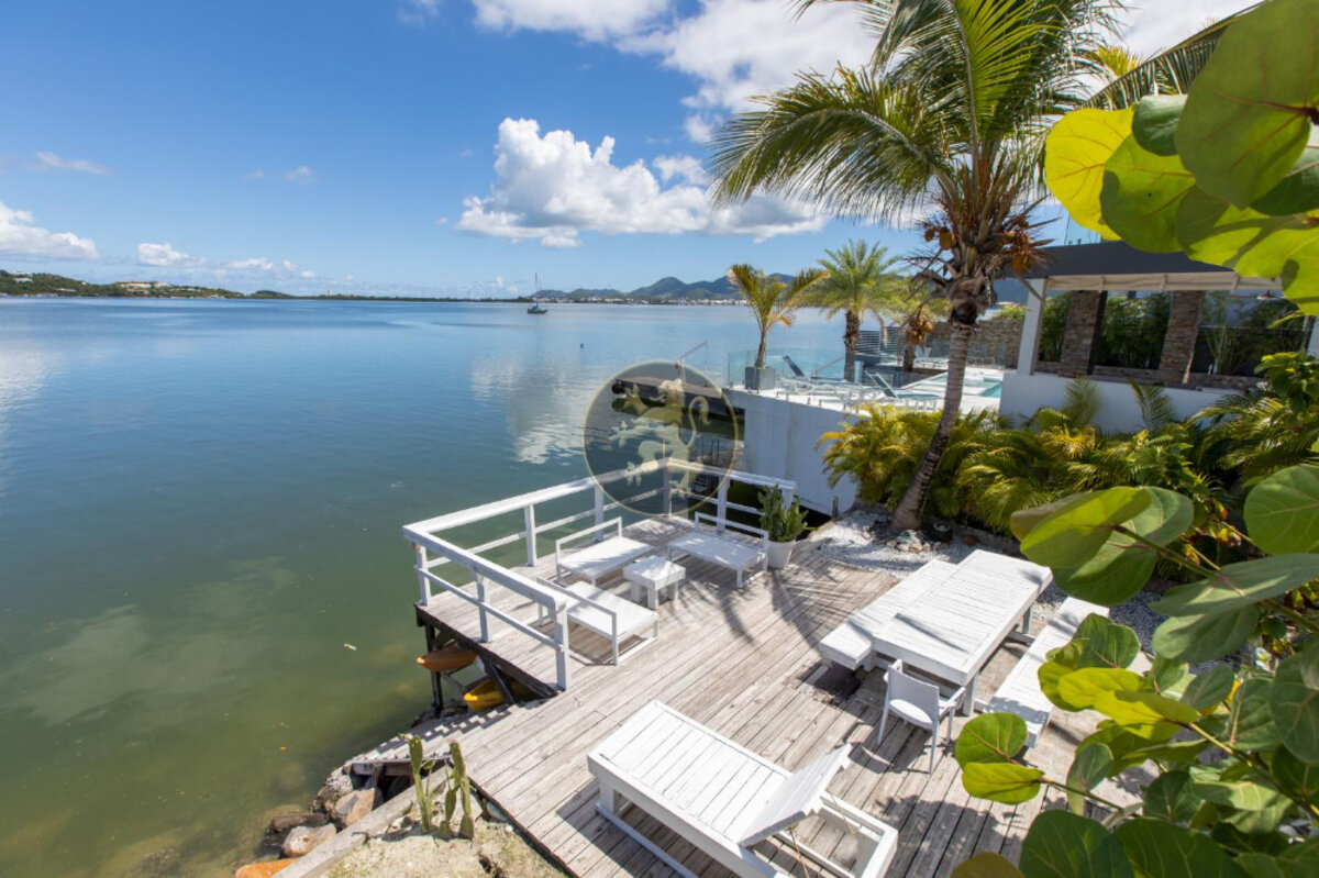 Villa Sunrise Blue Lagoon Luxurious Waterfront