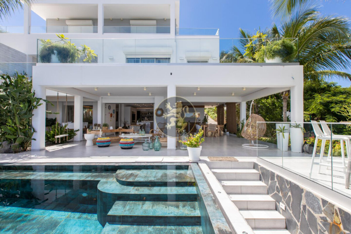 Villa Sunrise Blue Lagoon Luxurious Waterfront