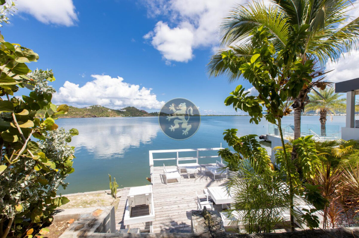 Villa Sunrise Blue Lagoon Luxurious Waterfront