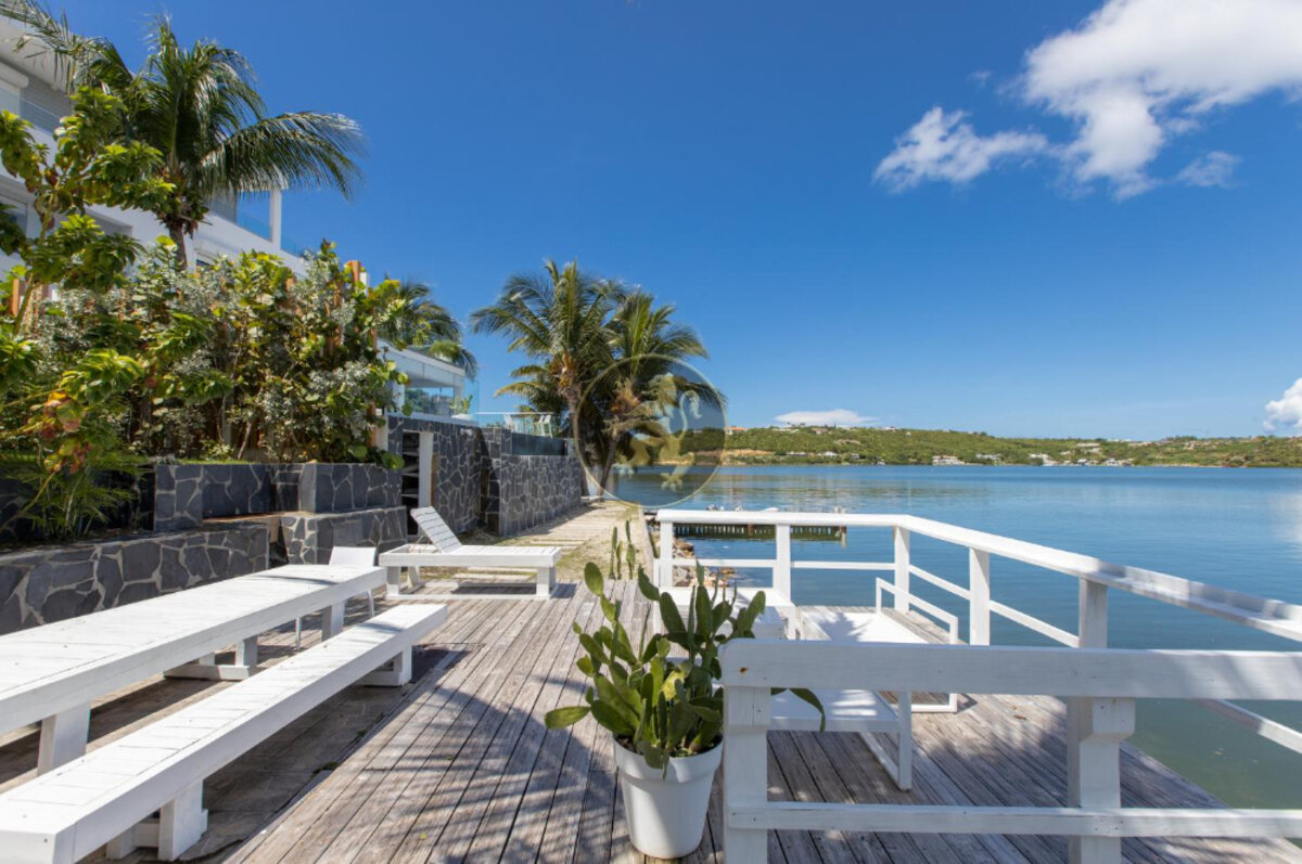 Villa Sunrise Blue Lagoon Luxurious Waterfront