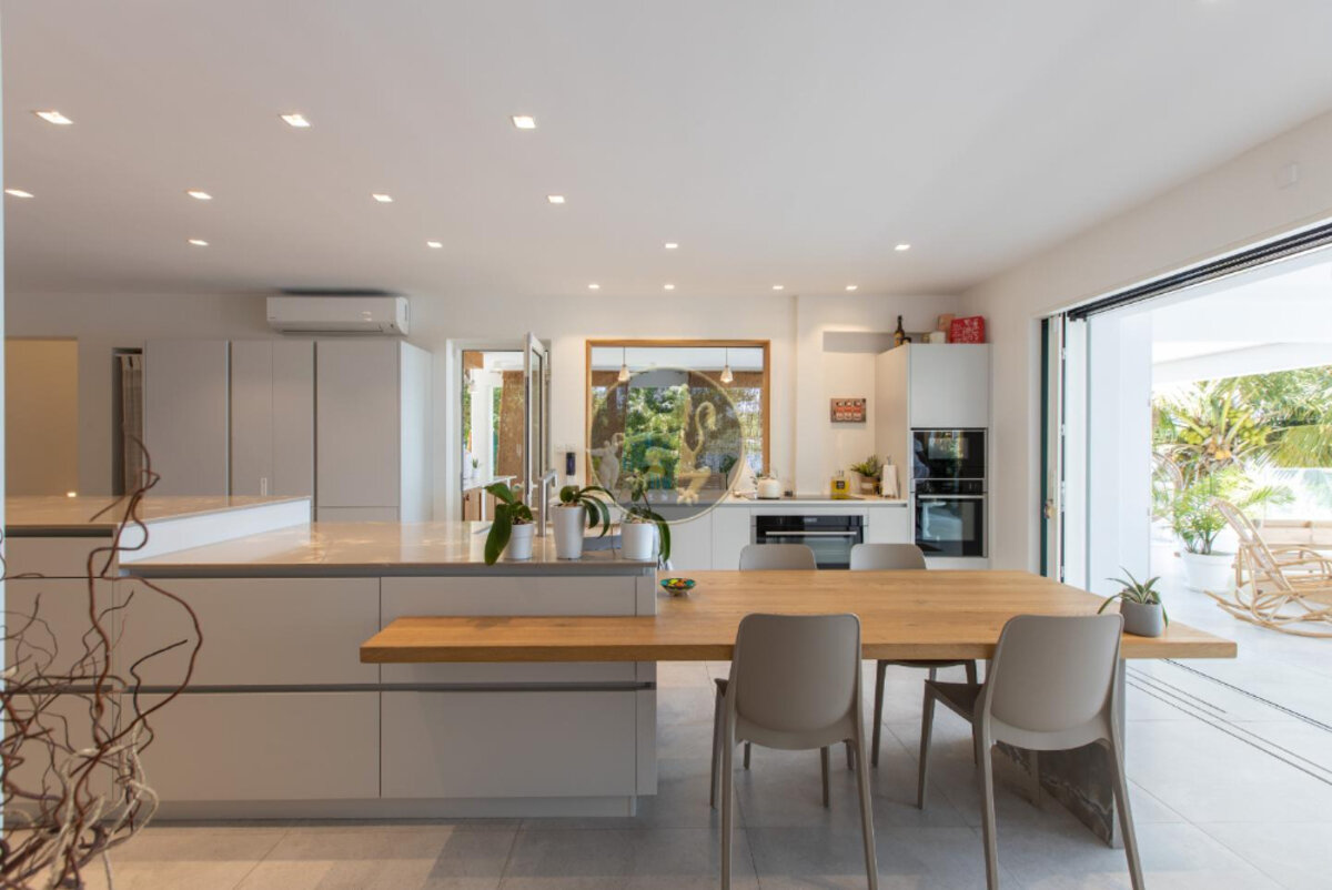 Villa Sunrise Blue Lagoon Luxurious Waterfront