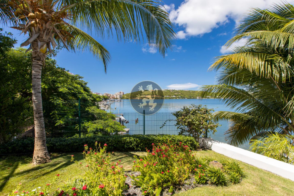 Villa Sunrise Blue Lagoon Luxurious Waterfront