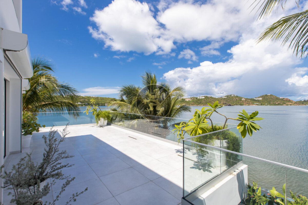 Villa Sunrise Blue Lagoon Luxurious Waterfront