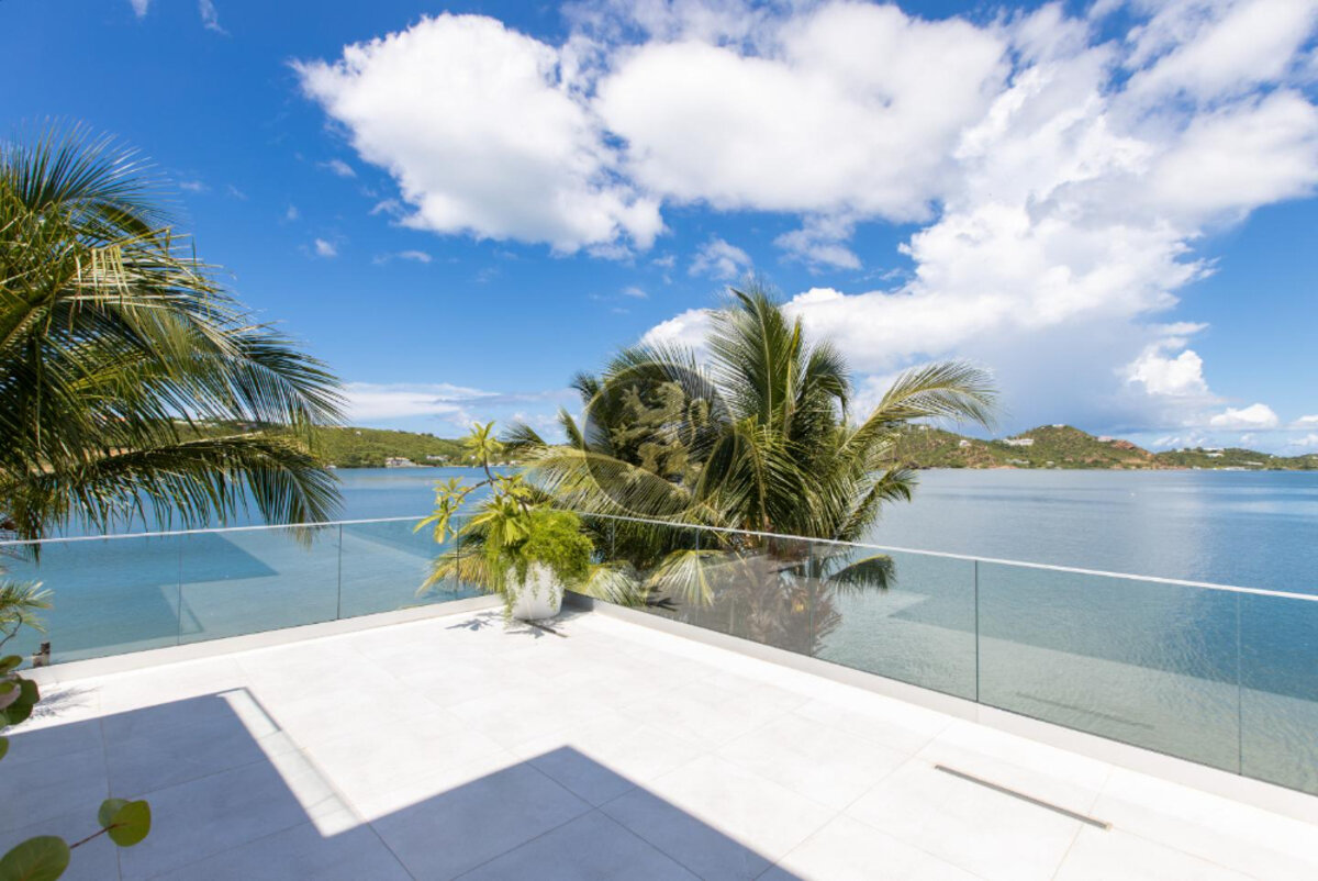 Villa Sunrise Blue Lagoon Luxurious Waterfront