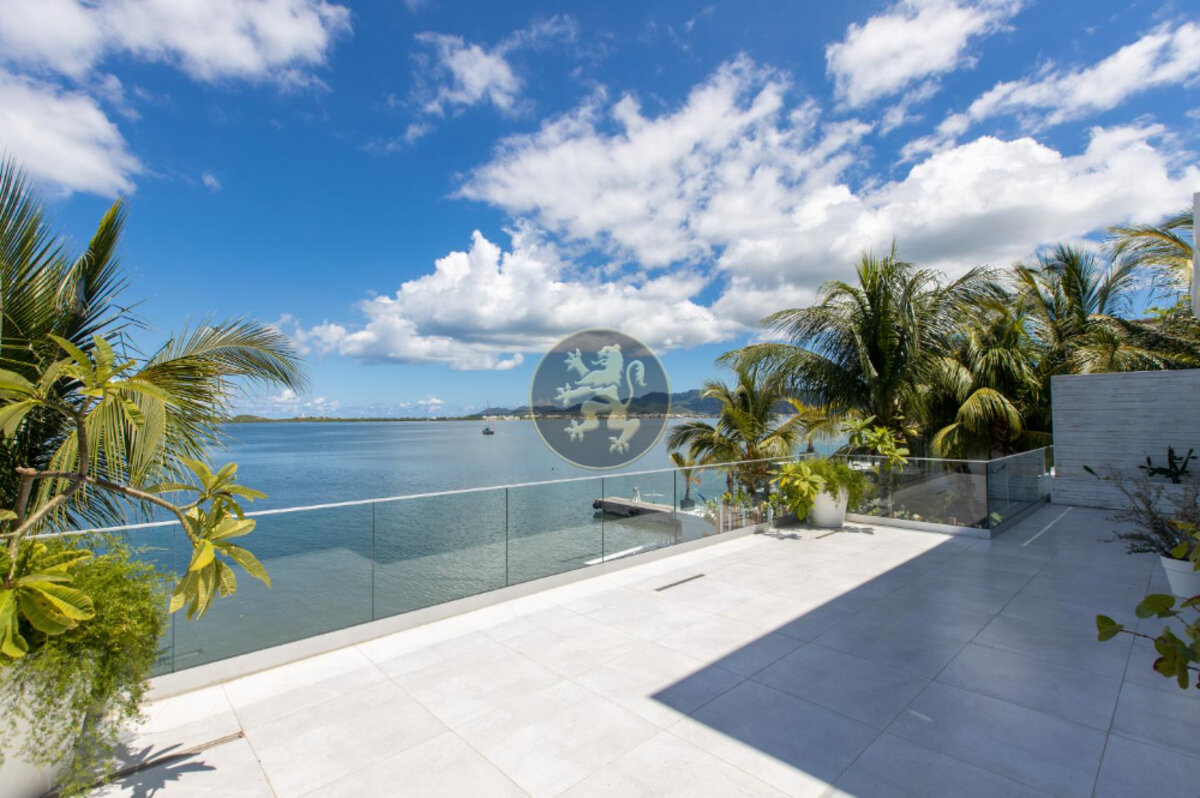 Villa Sunrise Blue Lagoon Luxurious Waterfront