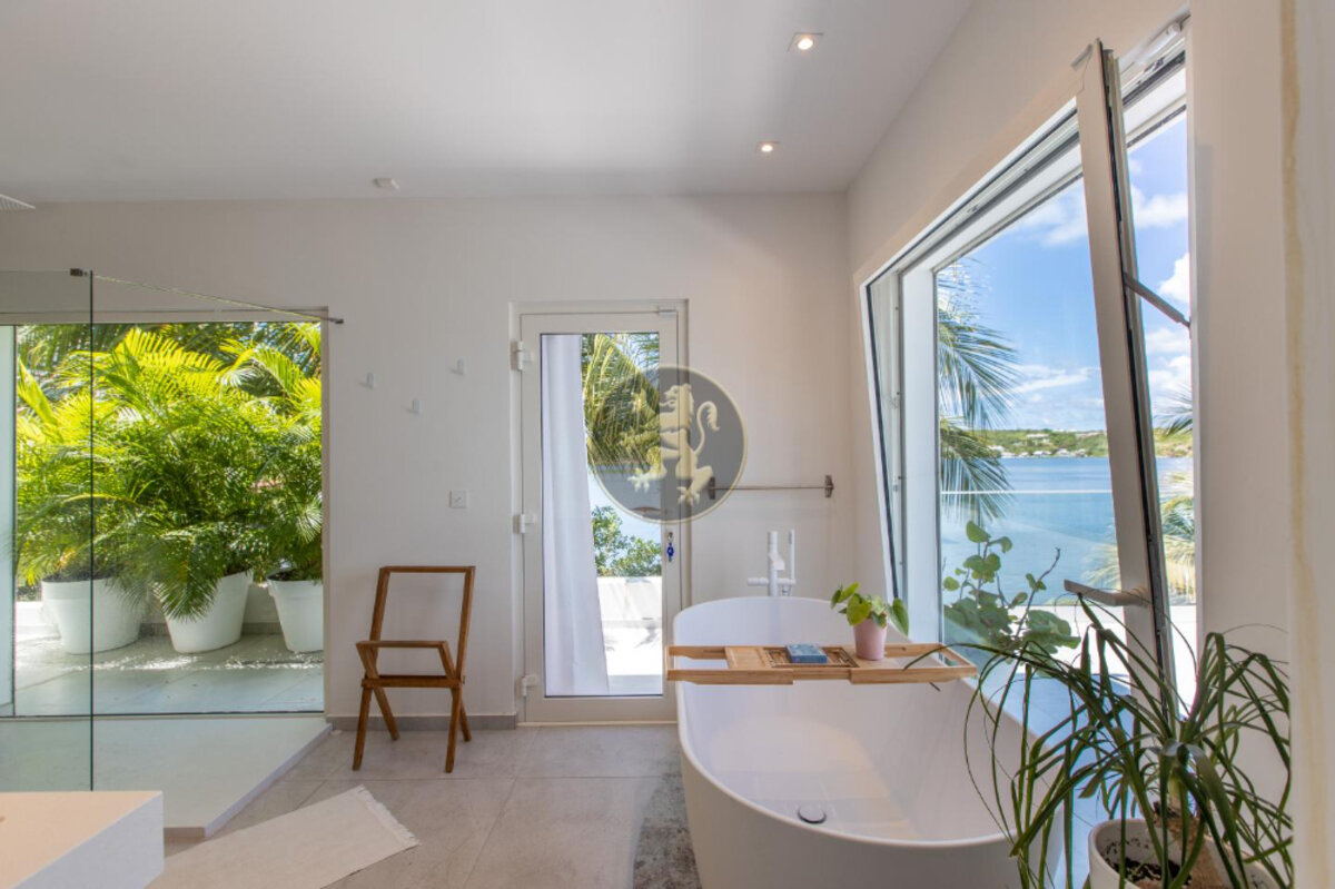 Villa Sunrise Blue Lagoon Luxurious Waterfront