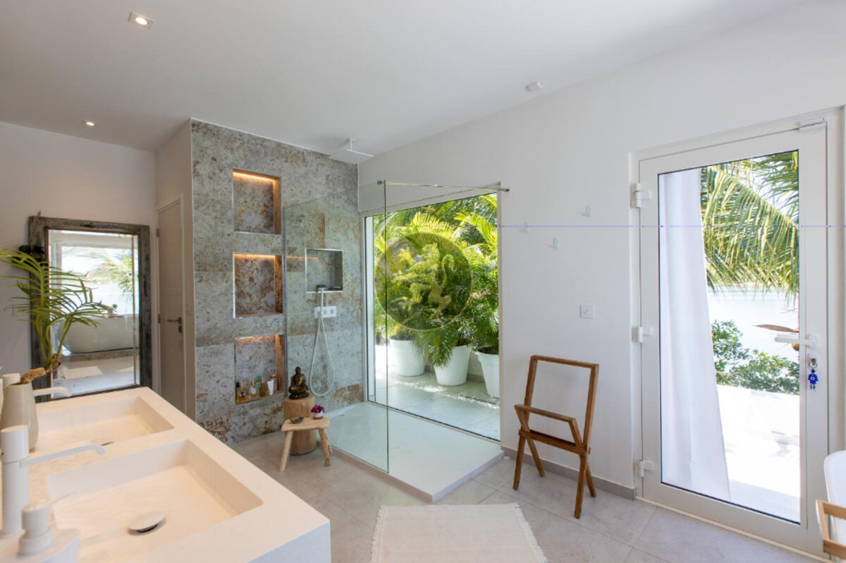 Villa Sunrise Blue Lagoon Luxurious Waterfront