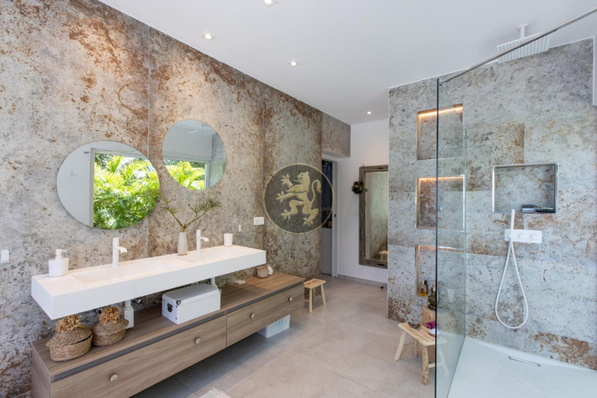 Villa Sunrise Blue Lagoon Luxurious Waterfront