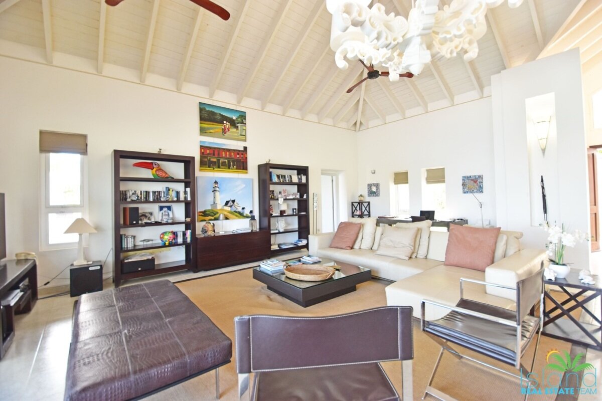 5 Bedroom Waterfront Villa + Private Boatdock