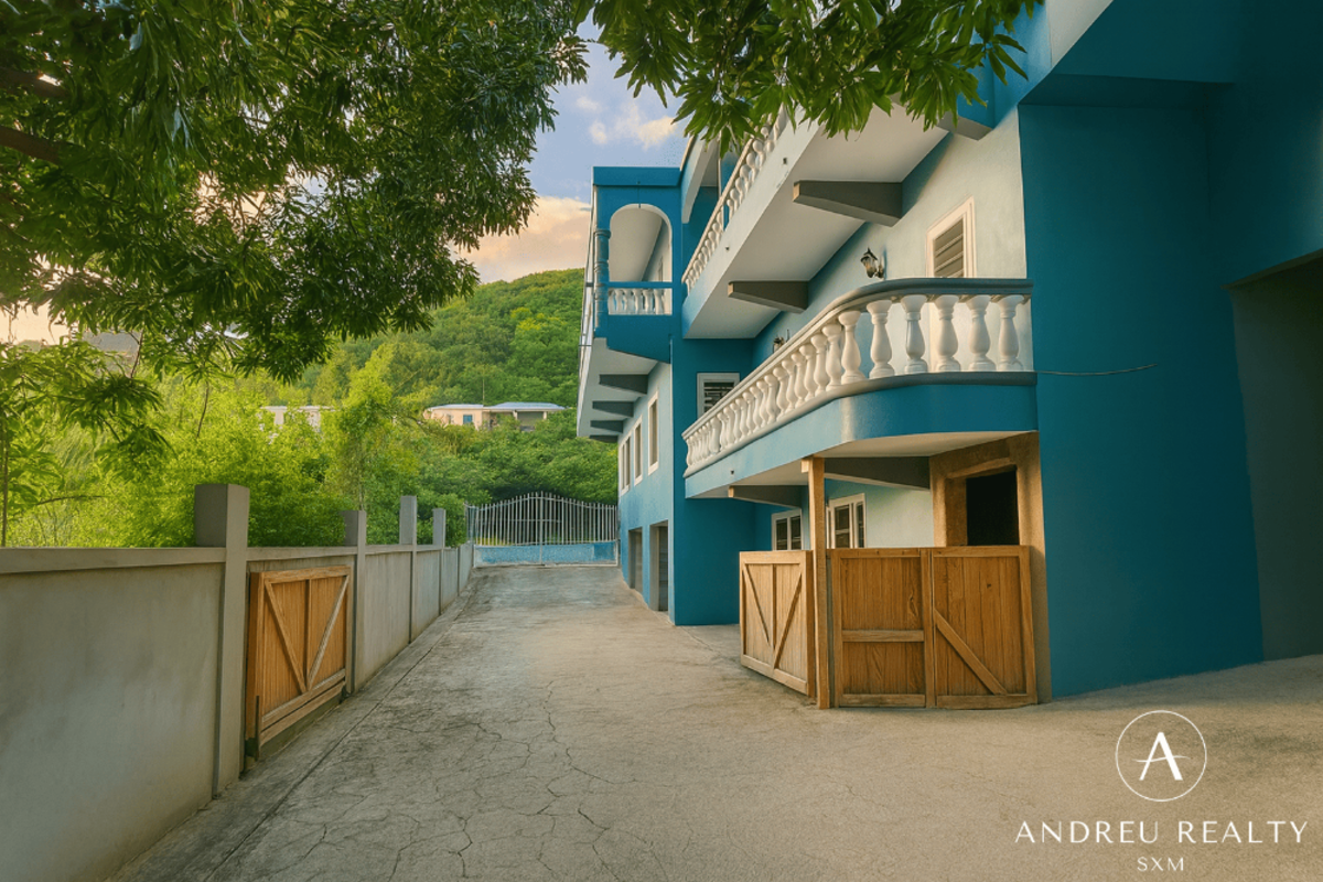 Propriété à revenus avec vue lagune – Diamond Hill