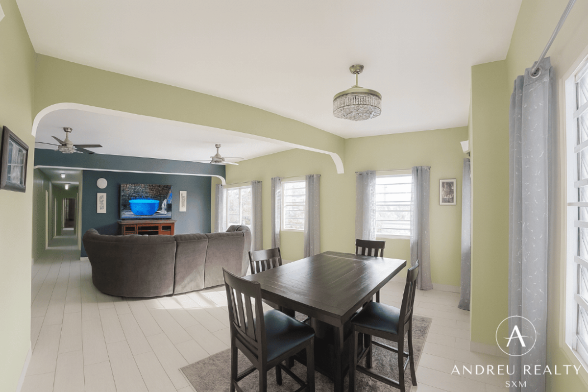 Propriété à revenus avec vue lagune – Diamond Hill