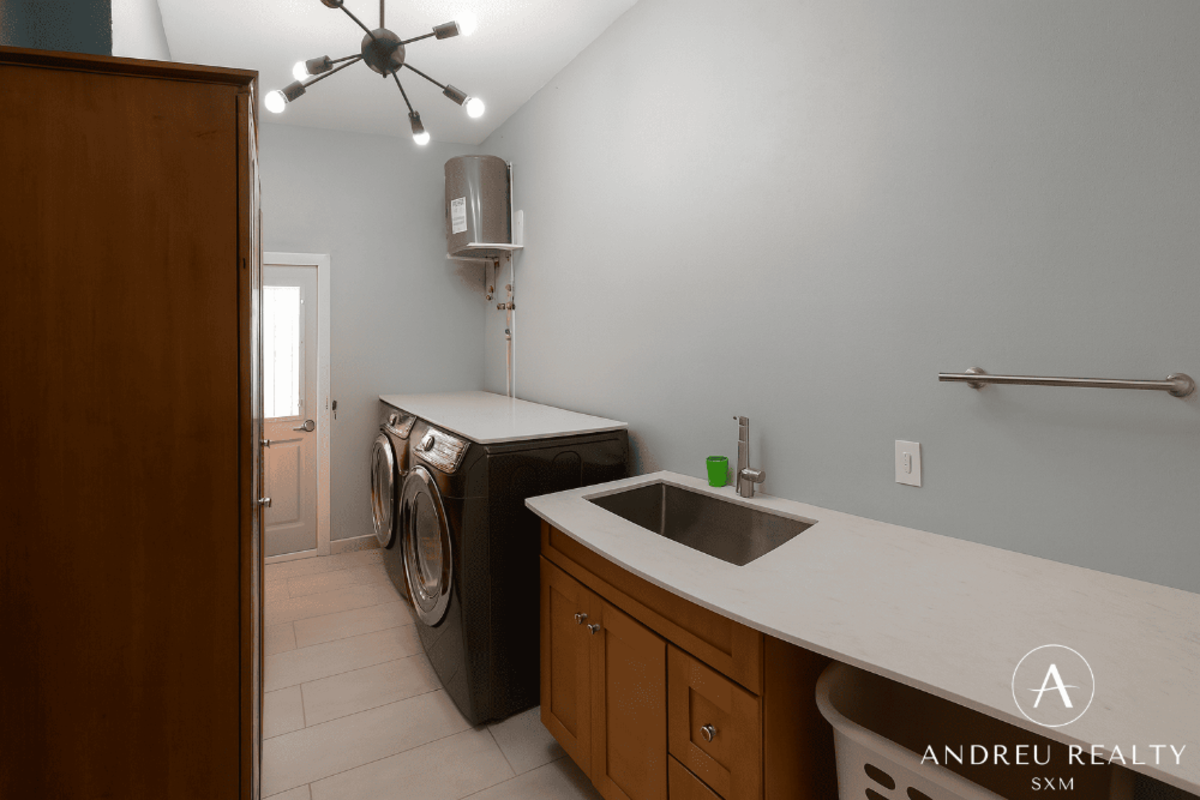 Propriété à revenus avec vue lagune – Diamond Hill