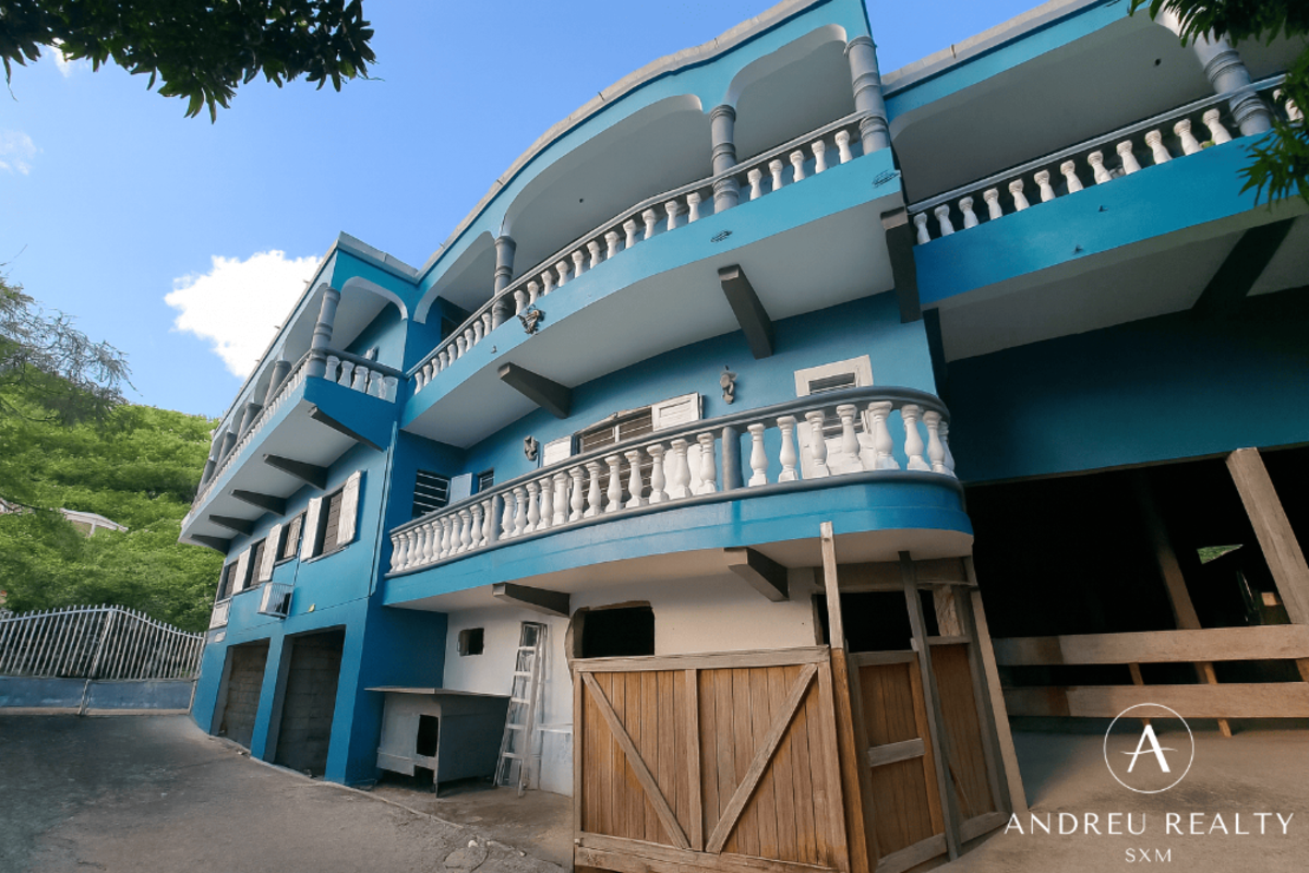 Propriété à revenus avec vue lagune – Diamond Hill