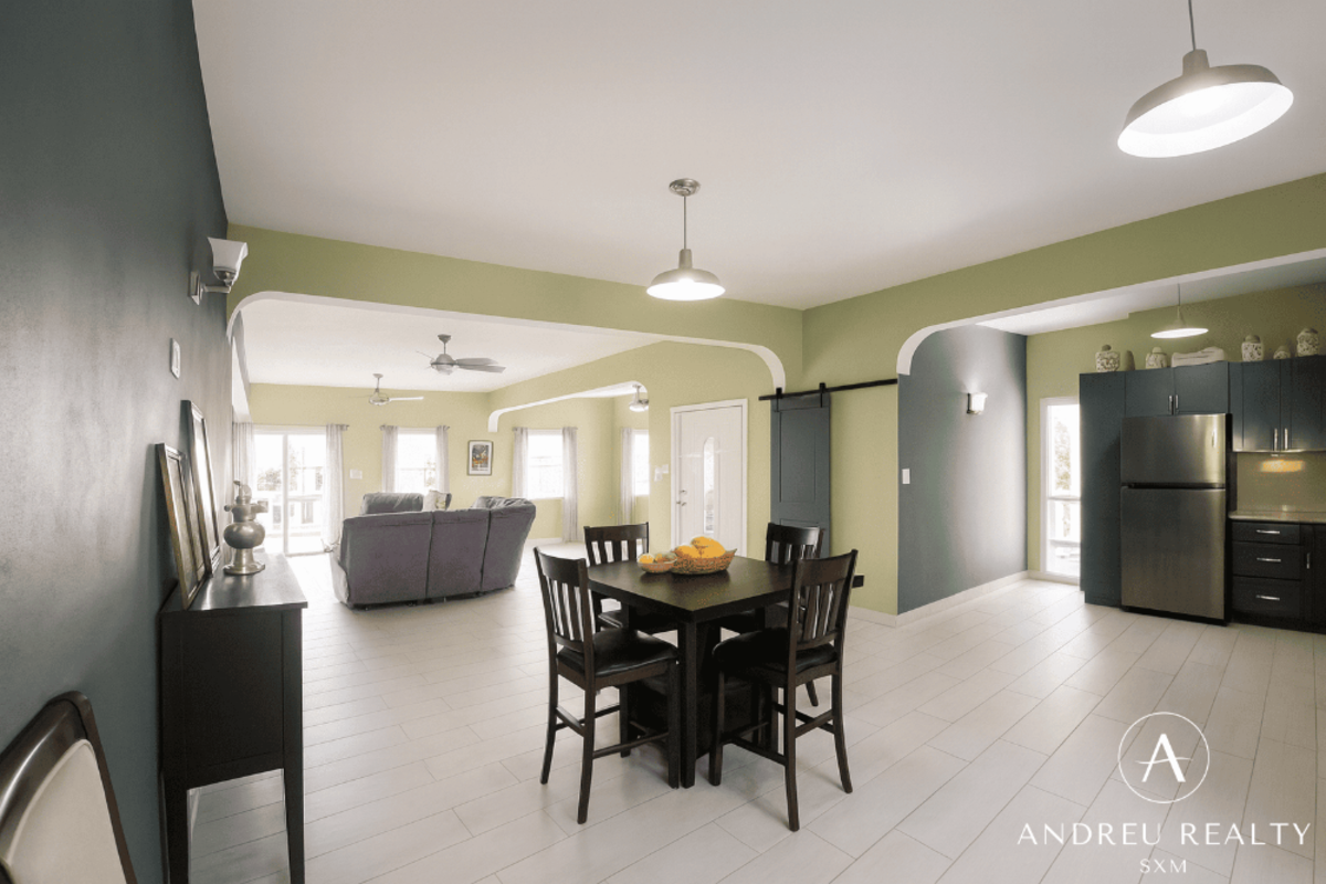 Propriété à revenus avec vue lagune – Diamond Hill