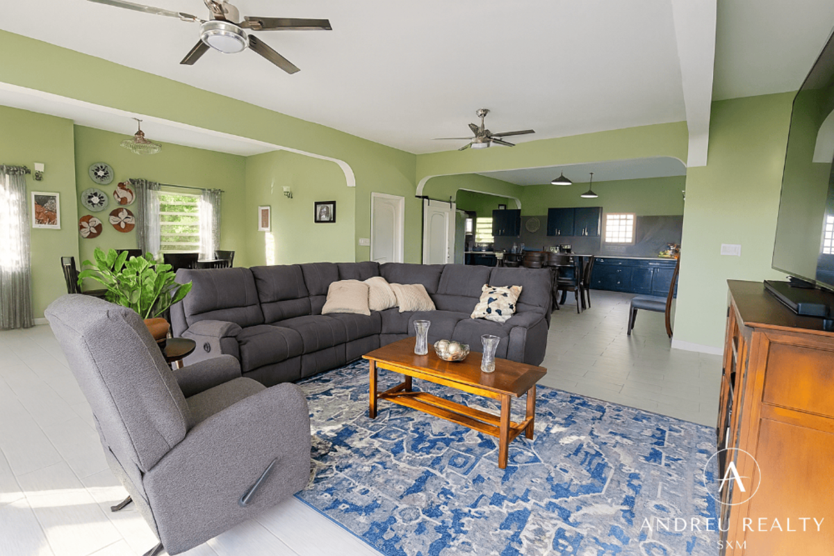 Propriété à revenus avec vue lagune – Diamond Hill