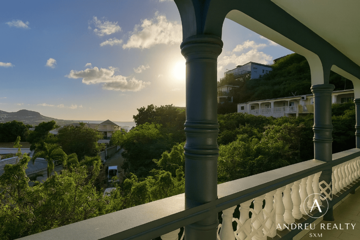 Propriété à revenus avec vue lagune – Diamond Hill