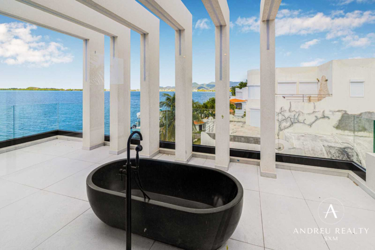 Villa Lagoon Neuve avec Piscine & Quai Privé