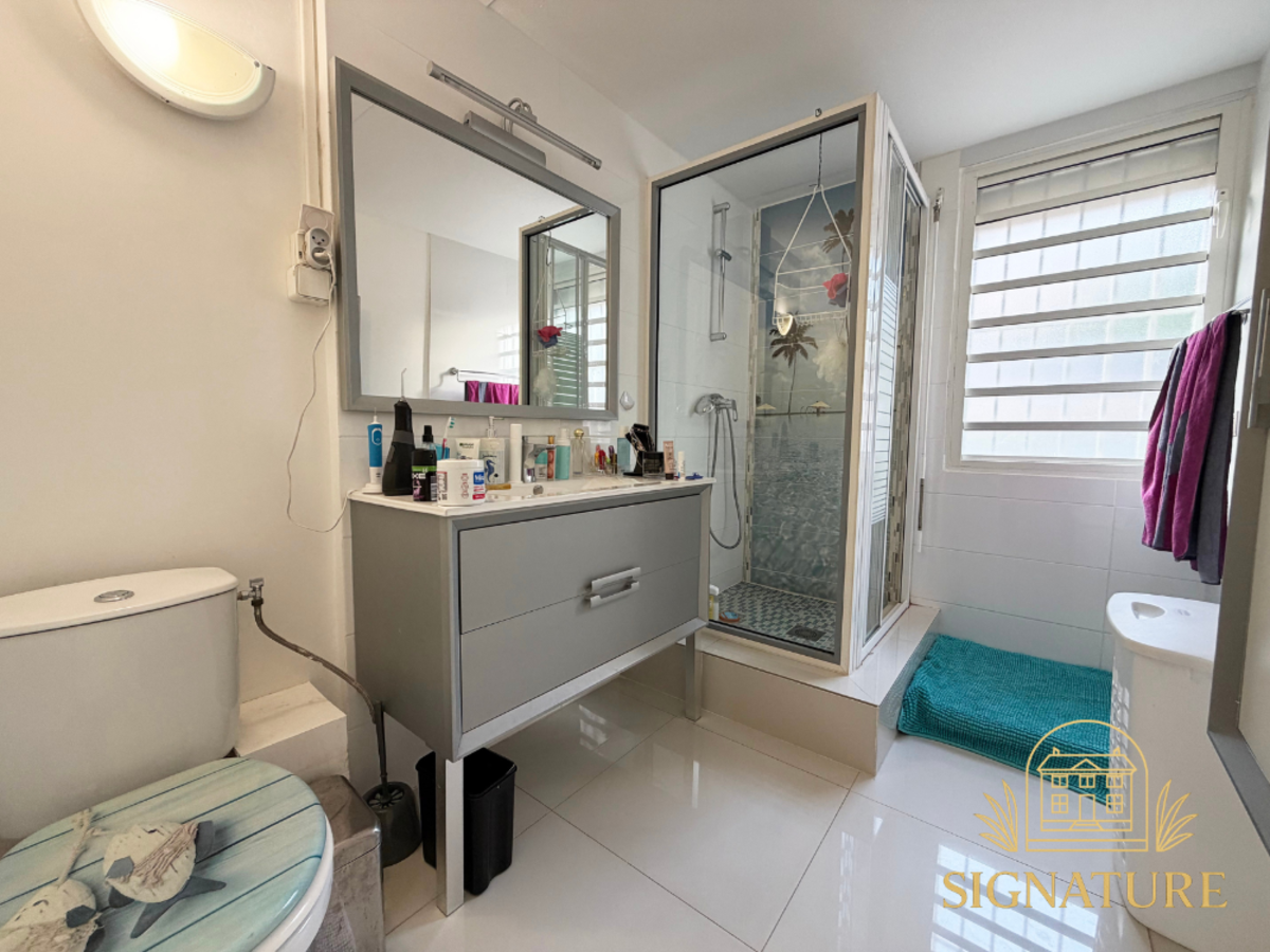 Villa T4 + 3 appartements - Opportunité locative