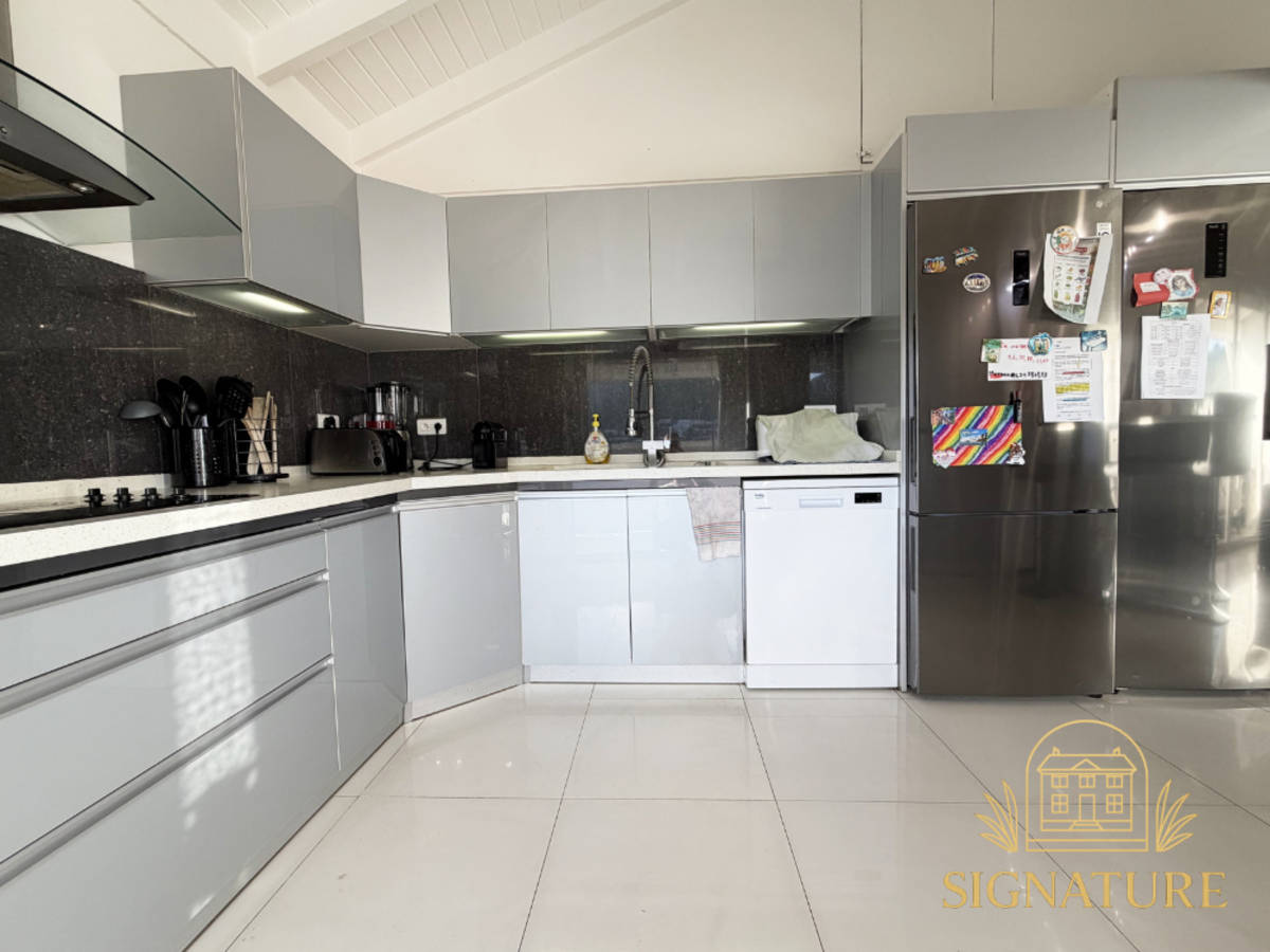 Villa T4 + 3 appartements - Opportunité locative