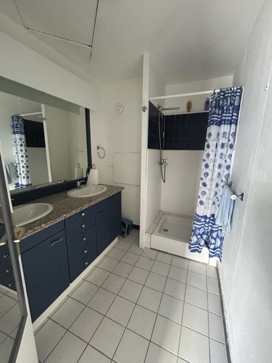 Grand Studio - Howell Center