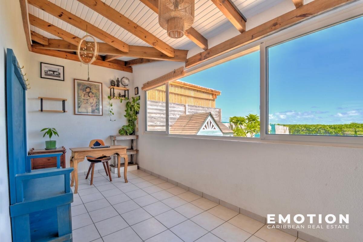 4-room house with sea view - Oyster Pond