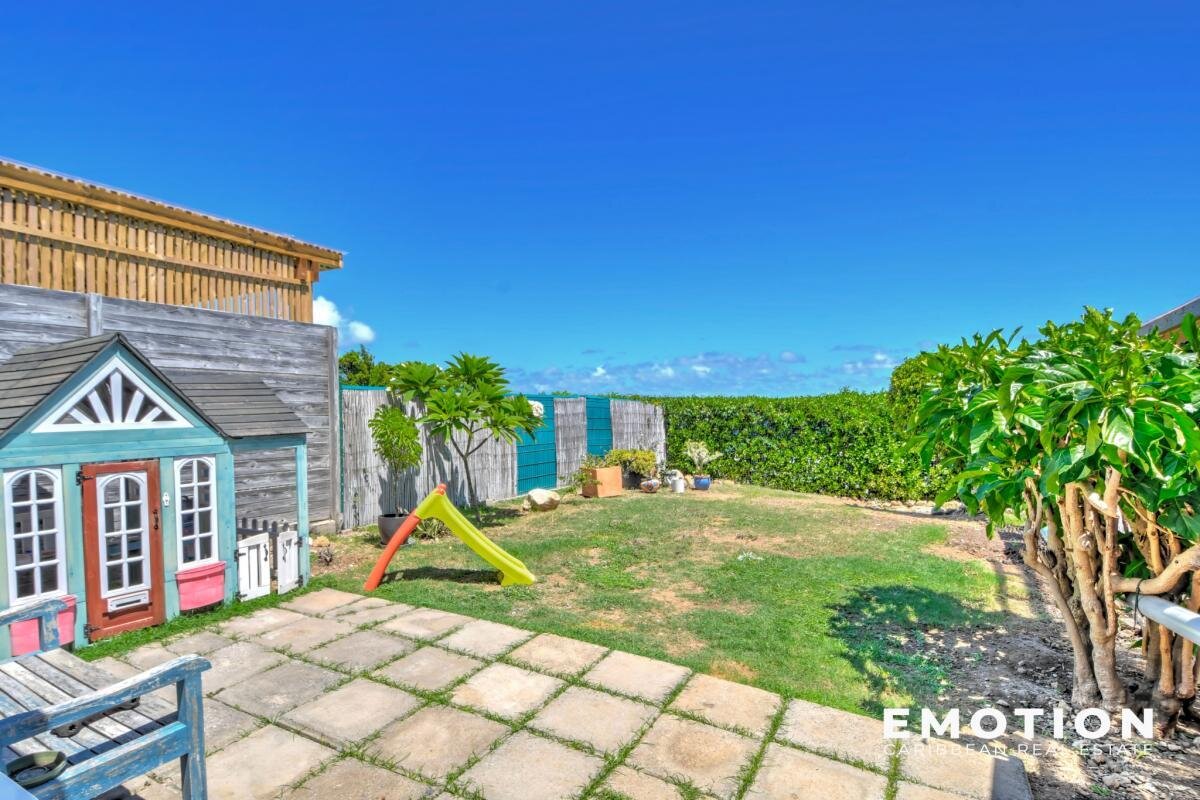 4-room house with sea view - Oyster Pond