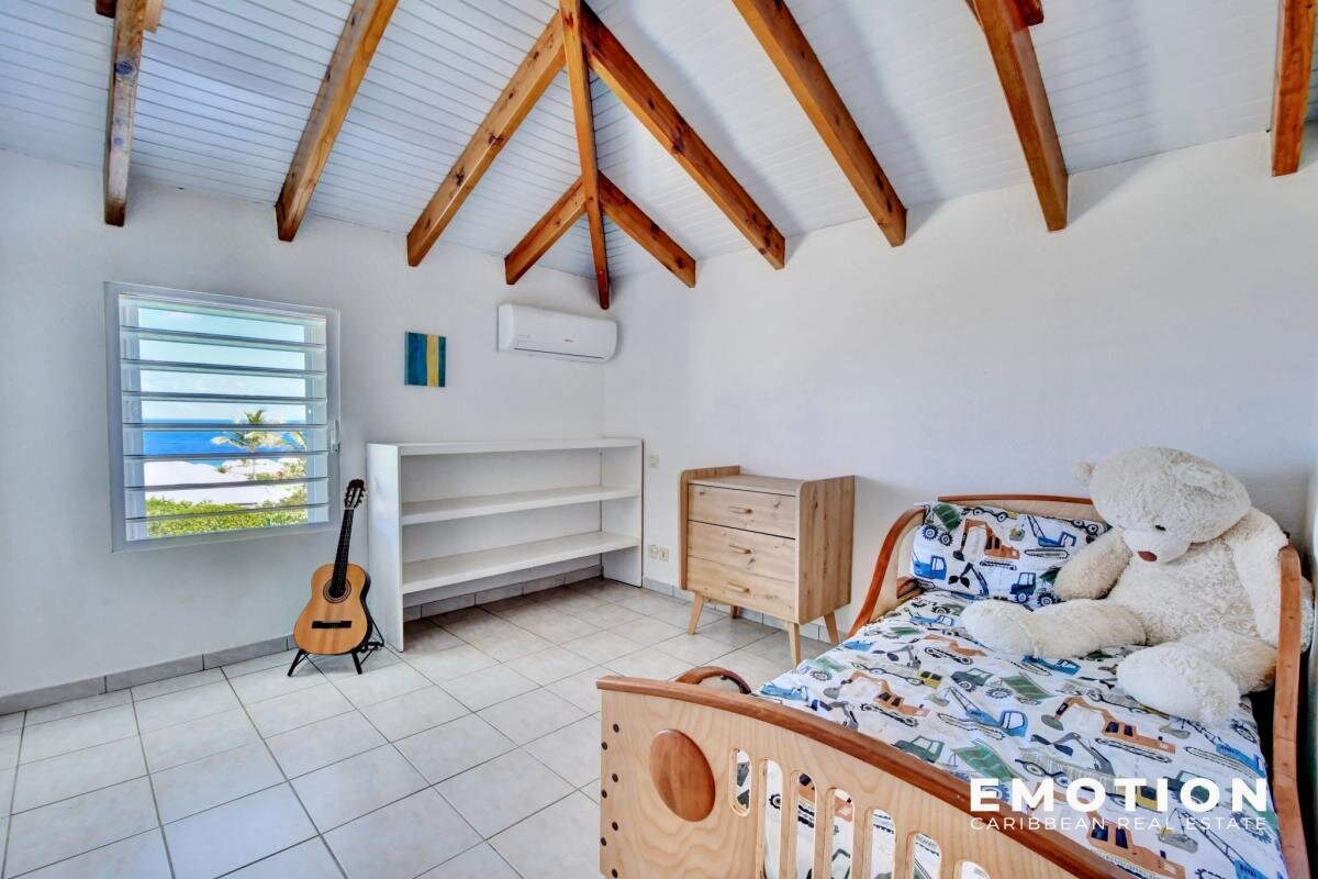 4-room house with sea view - Oyster Pond