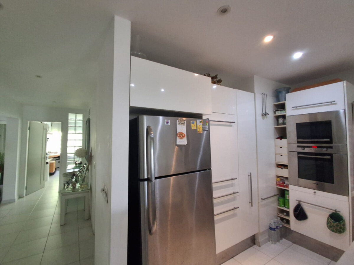 Cupecoy Beach, cozy 2 bed