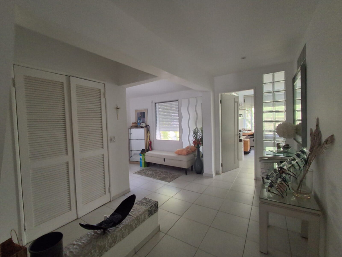 Cupecoy Beach, cozy 2 bed