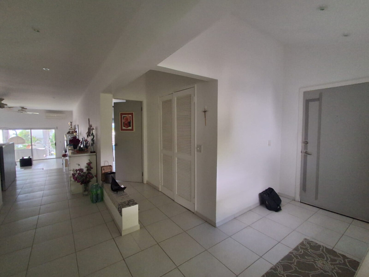 Cupecoy Beach, cozy 2 bed