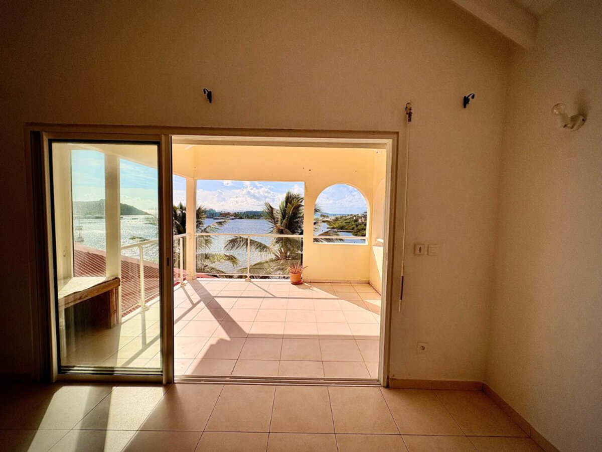 Magnificent 4-room apartment of 78 m2 with sea view