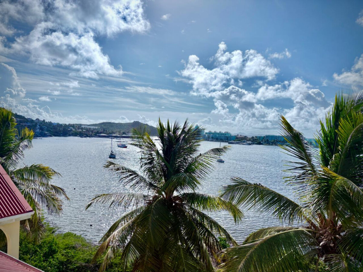 Magnificent 4-room apartment of 78 m2 with sea view