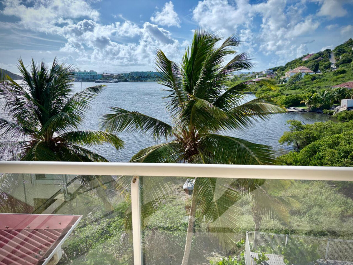 Magnificent 4-room apartment of 78 m2 with sea view