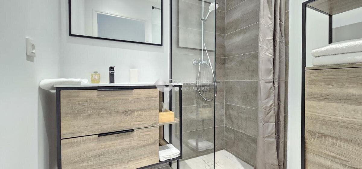 Proche Marigot - Apt 1 Chb 2 Sdb meublé