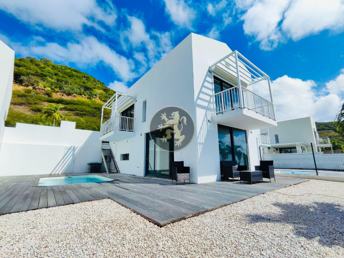 Beautiful 2BR Townhouse with Private Pool & Garden