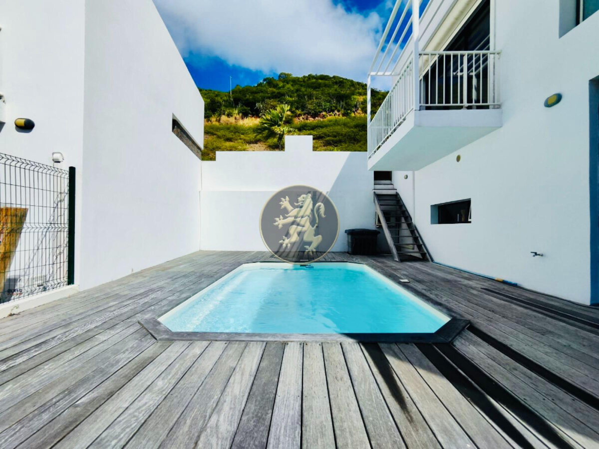 Beautiful 2BR Townhouse with Private Pool & Garden