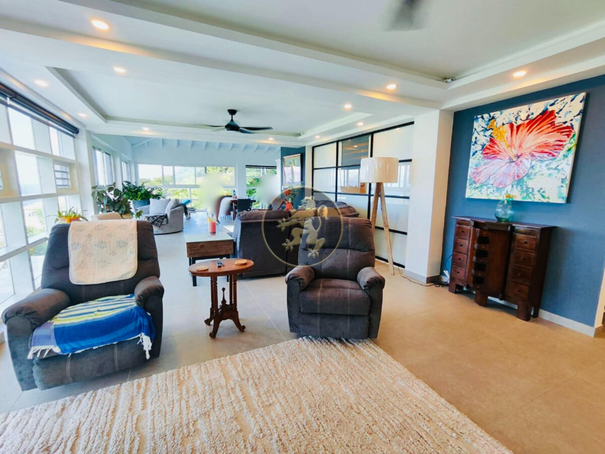 🔸4BR/4BA LUXURY VILLA🔸📍Oyster Pond #400