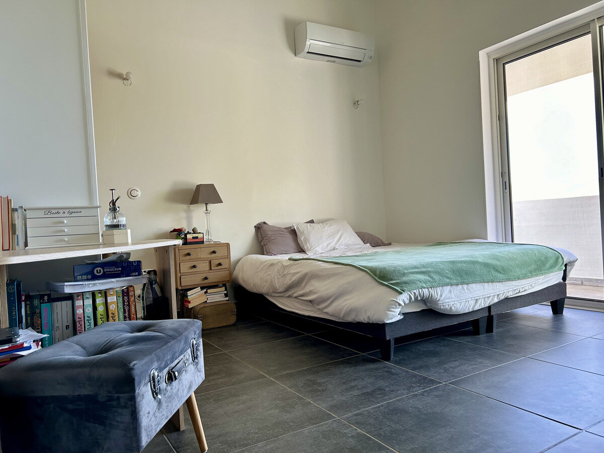 EXCEPTIONAL VILLA IN THE ORIENTAL BAY AREA