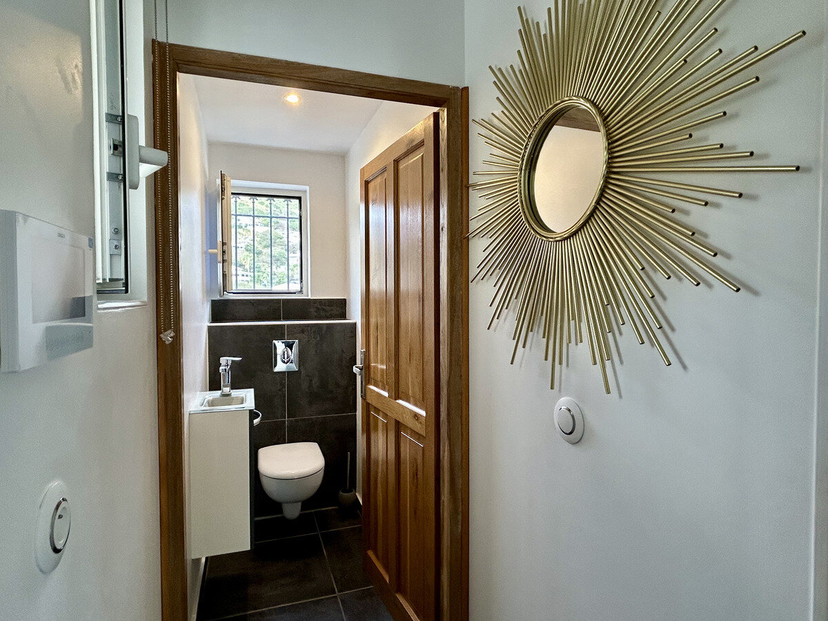 EXCEPTIONAL VILLA IN THE ORIENTAL BAY AREA