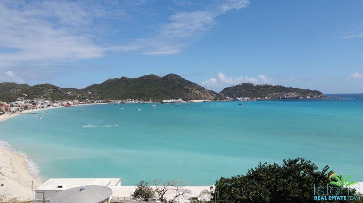 Little Bay Fixer Upper