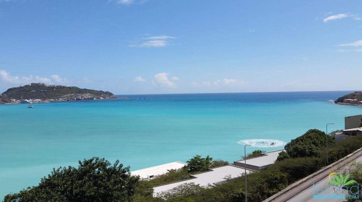 Little Bay Fixer Upper