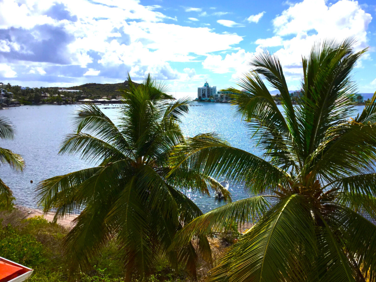 Magnificent 4-room apartment of 78 m2 with sea view