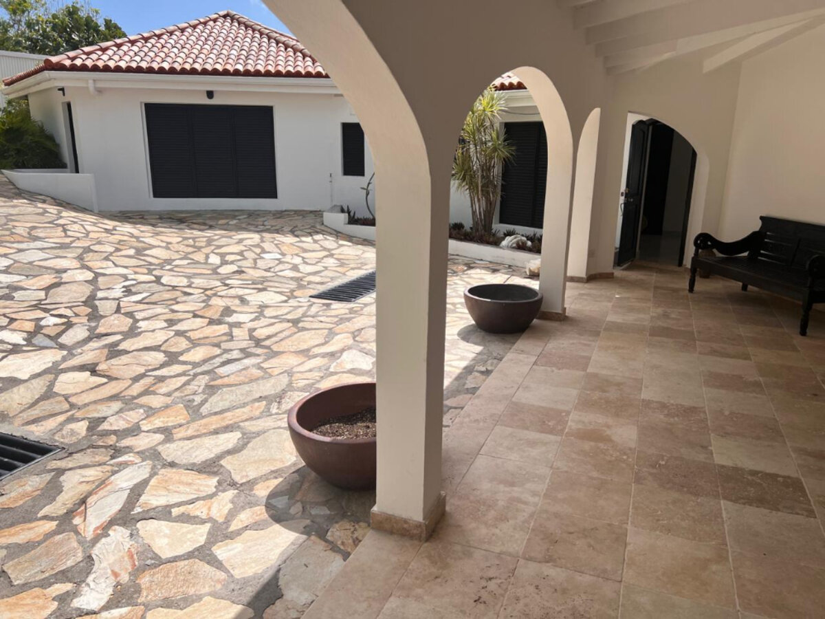 Rare villa vue mer exceptionnelle terres basses